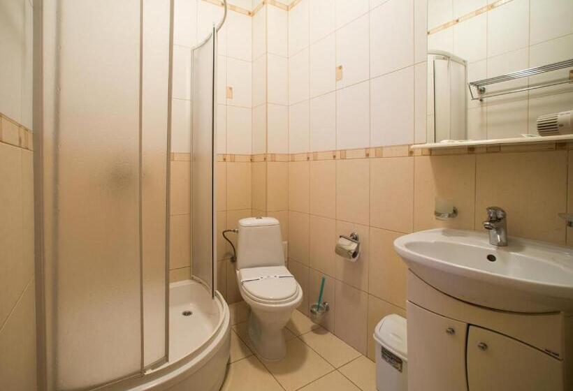 شقة غرفة واحدة, Gala