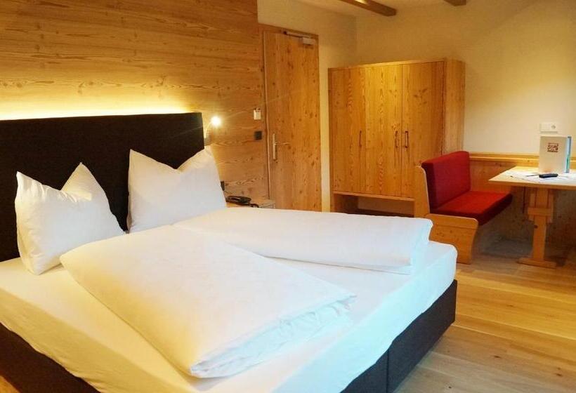 Номер Стандарт, Laurin