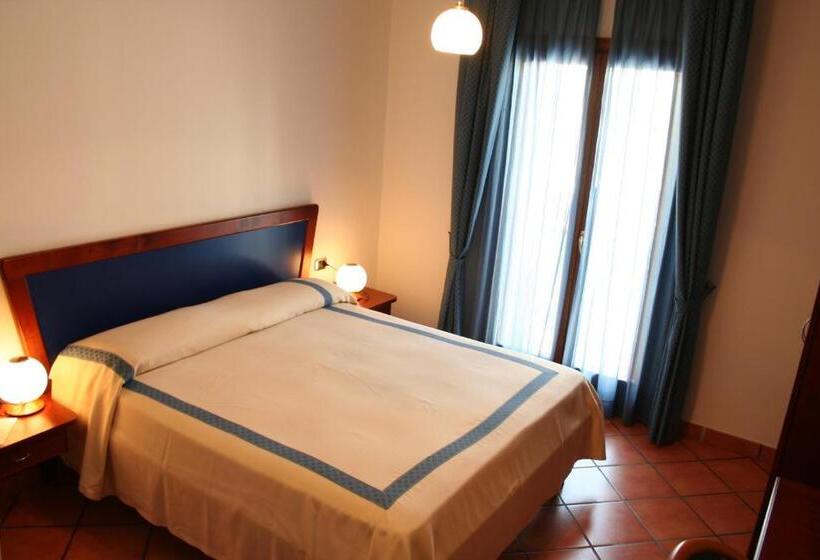 标准三人间, Locanda Dei Trecento