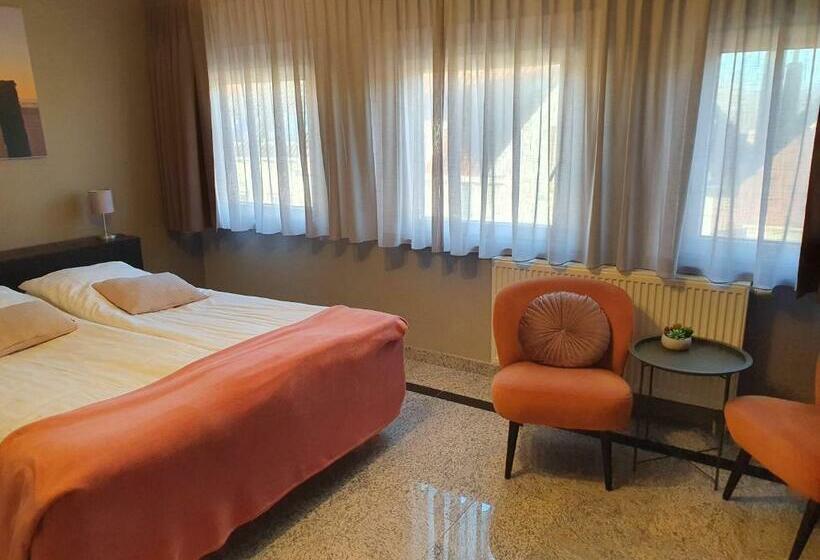 חדר סטנדרט, Maurice