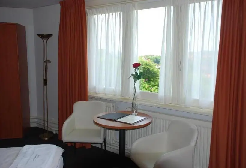 Standard Triple Room, T Streefkerkse Huis