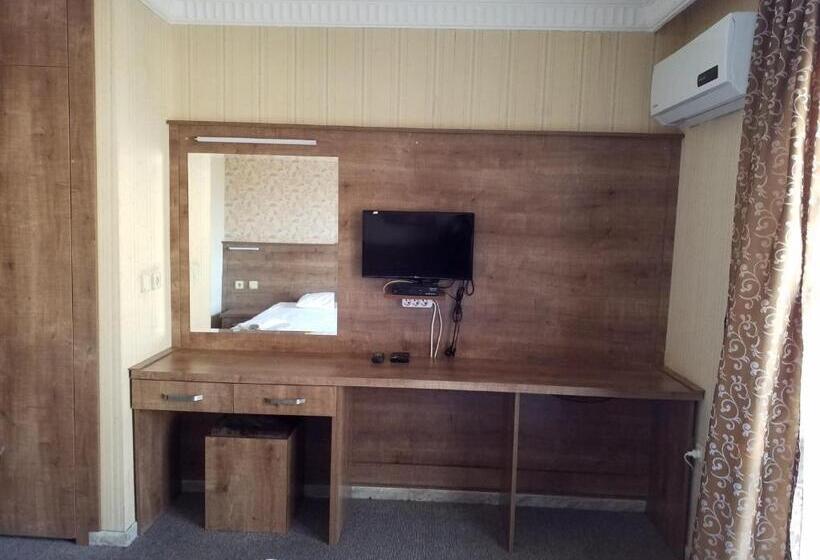 Estudio Estàndard, Irem Apart