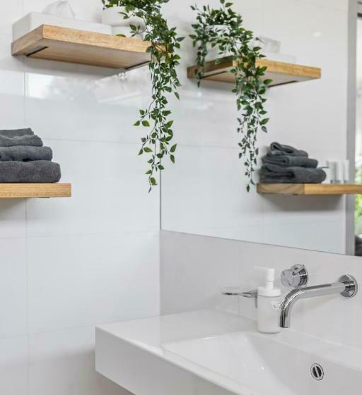 جناح عائلي, Moody's Motel