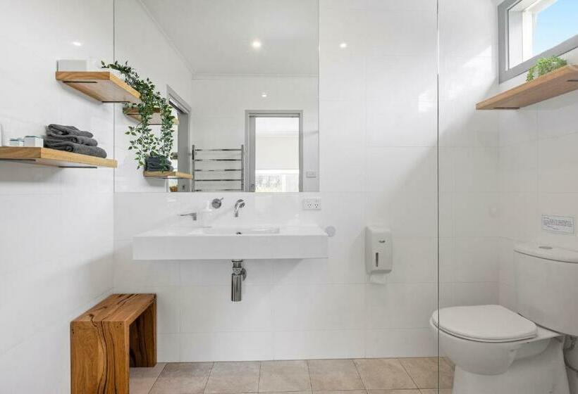 패밀리 스위트, Moody's Motel