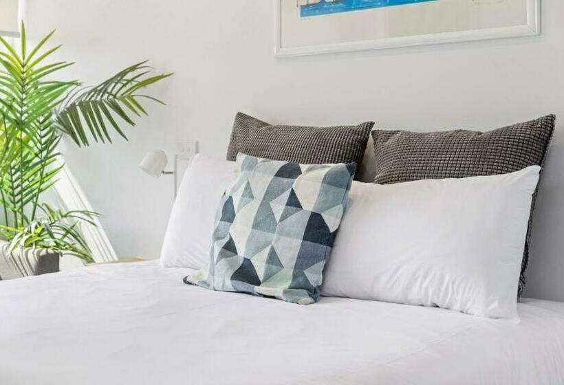 جناح عائلي, Moody's Motel