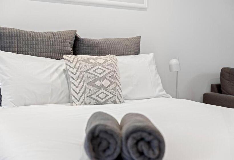 غرفة قياسية, Moody's Motel