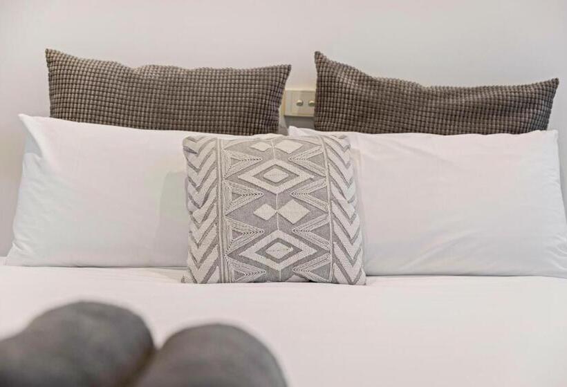 غرفة قياسية, Moody's Motel