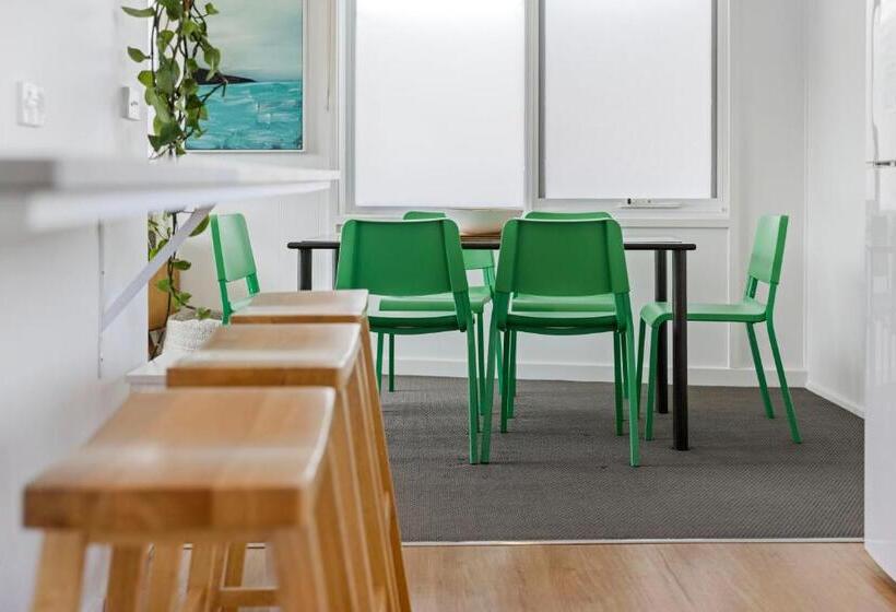 디럭스 스위트, Moody's Motel