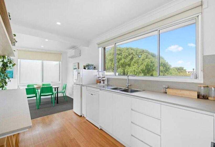 جناح ديلوكس, Moody's Motel