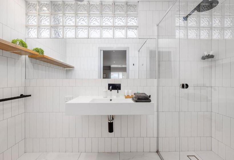 스탠다드 룸, Moody's Motel