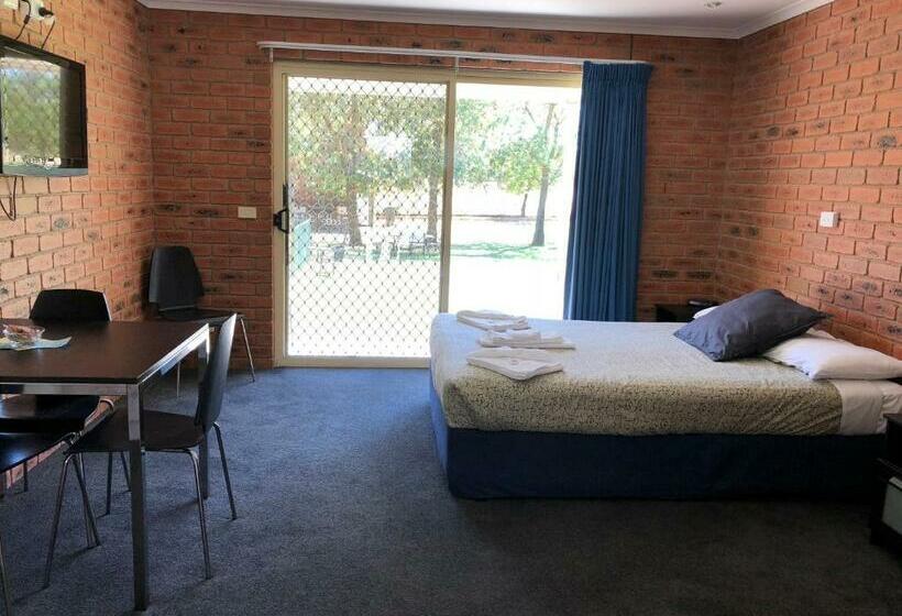 חדר משפחתי, Bullanginya Lodge