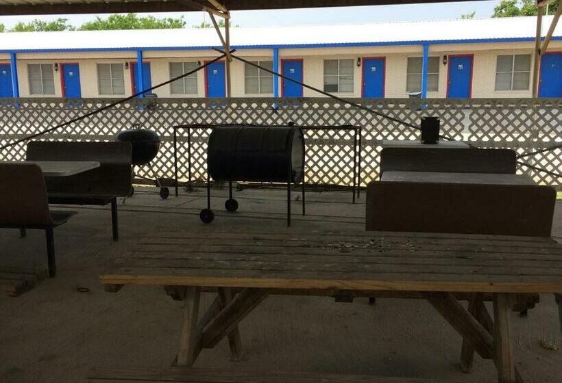 Номер Стандарт 2 Двуспальные Кровати, Relax Inn Goldthwaite