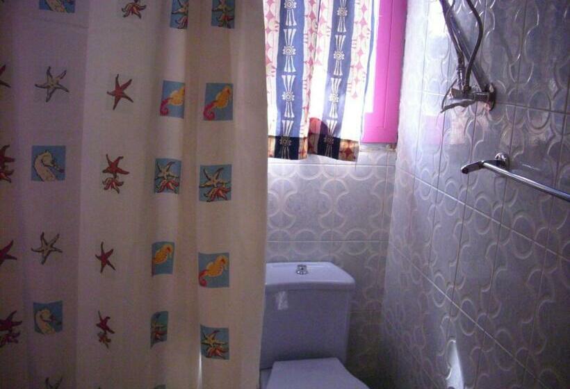 اتاق استاندارد یک نفره, Ramsess Hostel