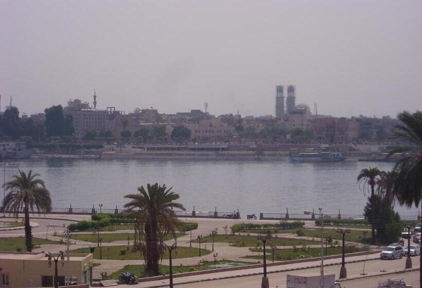اتاق استاندارد یک نفره, Ramsess Hostel