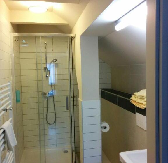 ベーシックルーム, Sissi Park