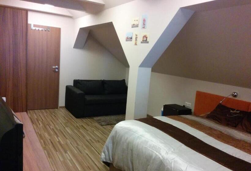 ベーシックトリプルルーム, Sissi Park