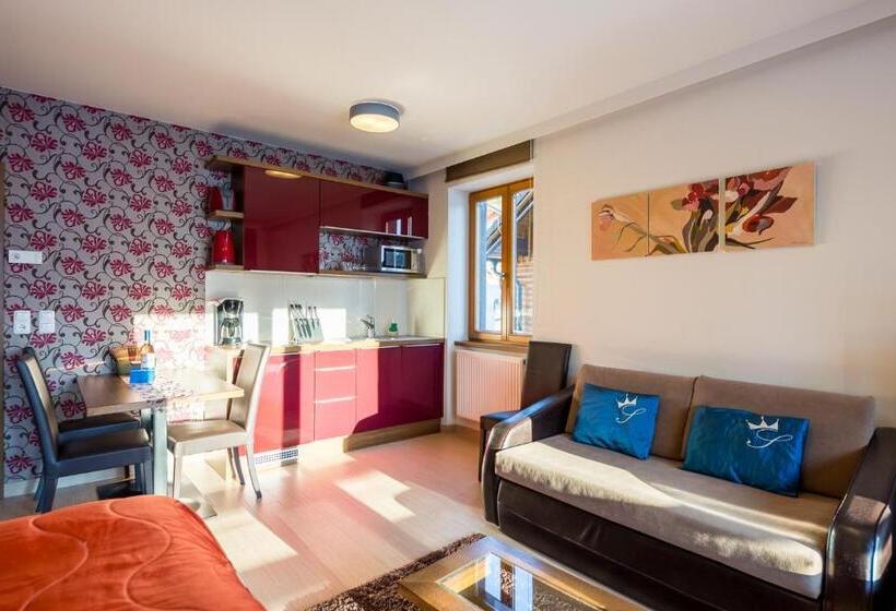 スーペリアスタジオ, Sissi Park