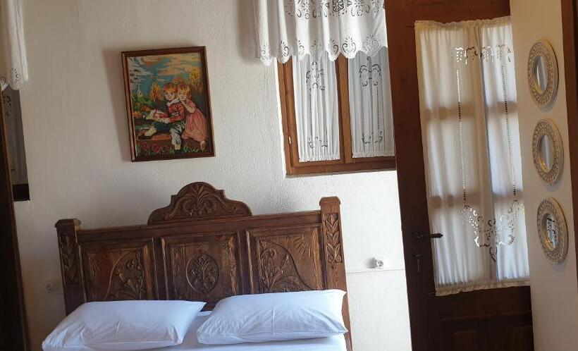 غرفة قياسية ثلاثية, Silver Hill Guesthouse
