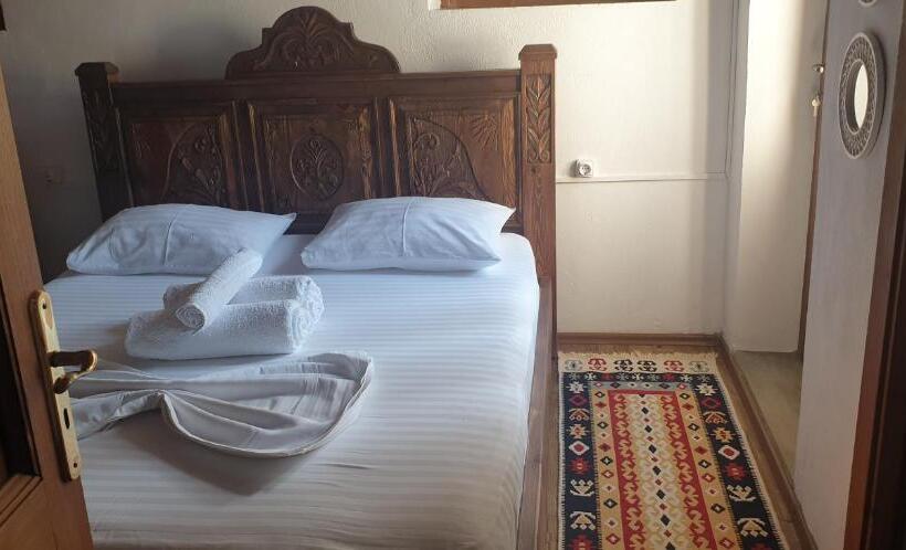 غرفة قياسية ثلاثية, Silver Hill Guesthouse