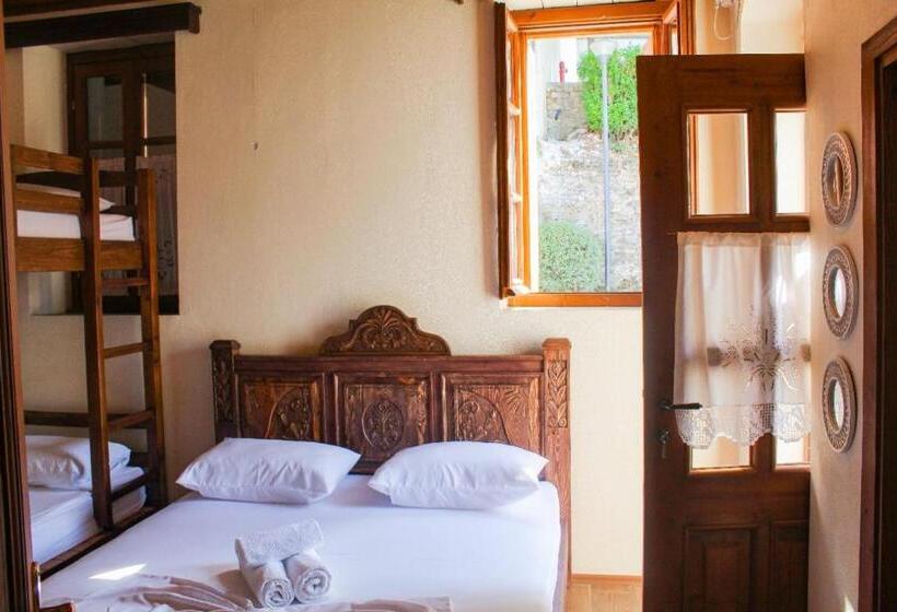 غرفة قياسية ثلاثية, Silver Hill Guesthouse