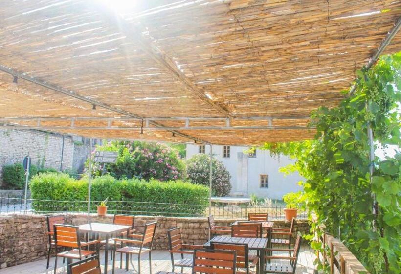 غرفة قياسية ثلاثية, Silver Hill Guesthouse