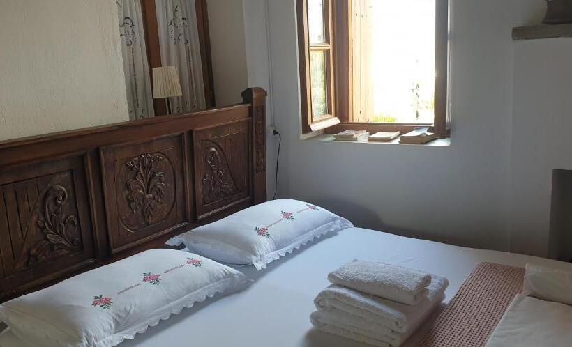 غرفة قياسية ثلاثية, Silver Hill Guesthouse