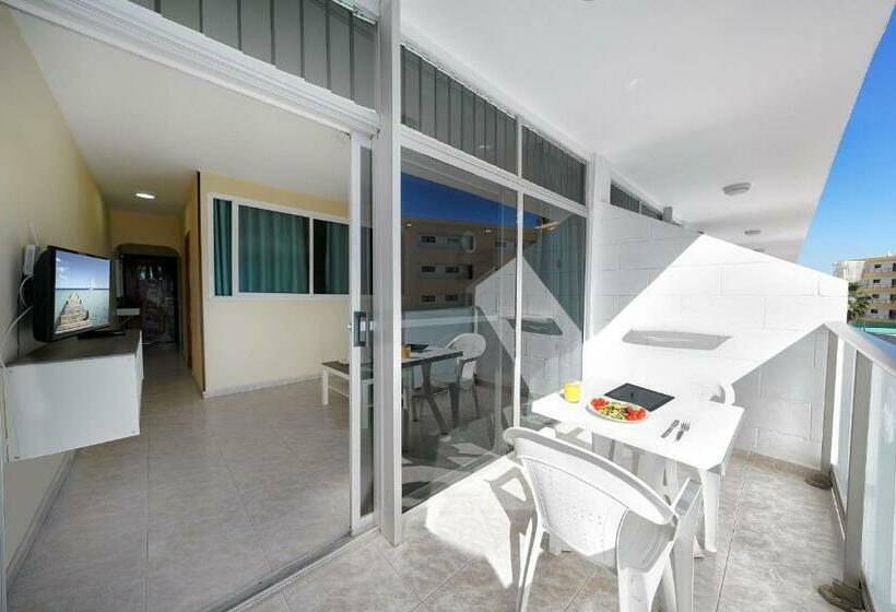 Апартаменты 1 Спальня Вид на Бассейн, Apartamentos Strelitzias