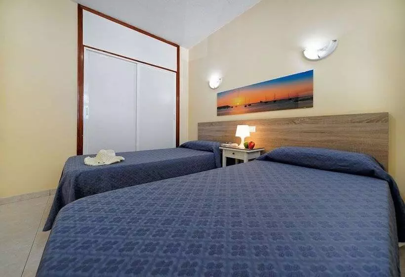 プールの見える１ベッドルームアパートメント, Apartamentos Strelitzias