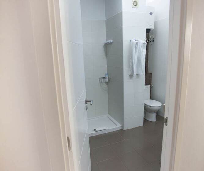 استودیوی استاندارد, Coral Compostela Beach Golf