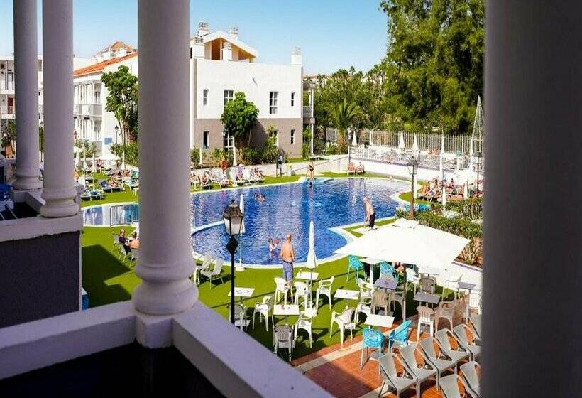 آپارتمان 1 خوابه با چشمانداز استخر, Coral Compostela Beach Golf