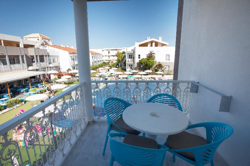 آپارتمان 1 خوابه با چشمانداز استخر, Coral Compostela Beach Golf