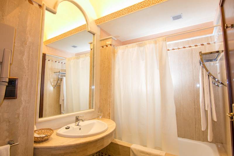 غرفة قياسية, Abades Guadix