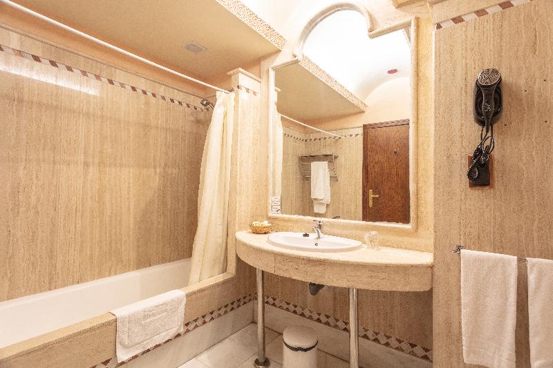 غرفة قياسية, Abades Guadix