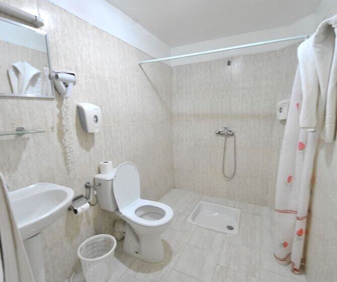 标准间, Al Jasira