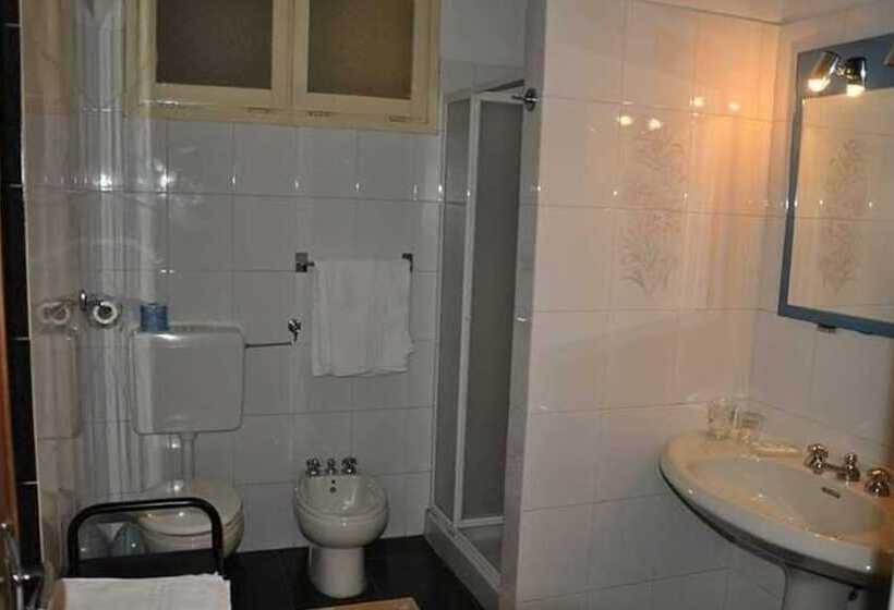 اتاق استاندارد, Albergo Parmigiano