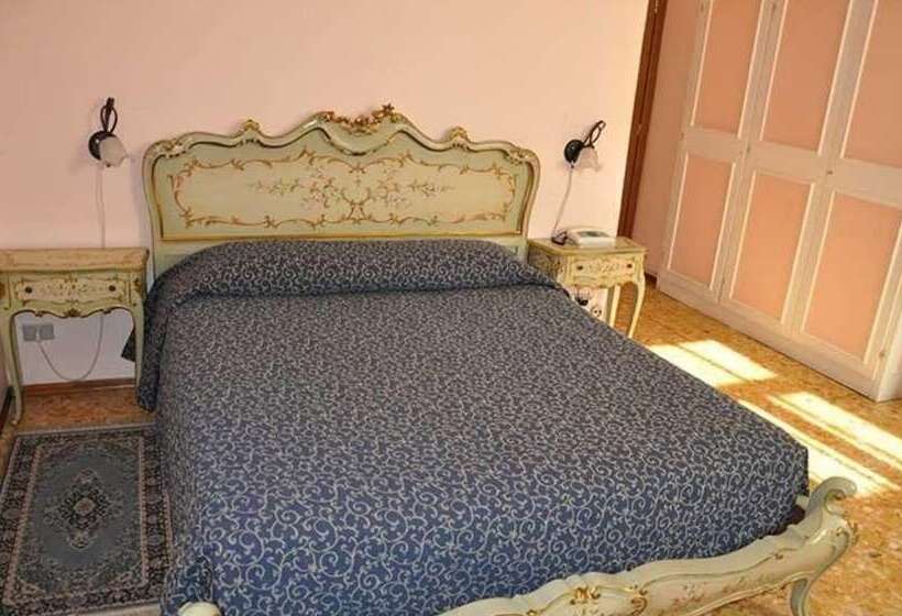 اتاق استاندارد, Albergo Parmigiano