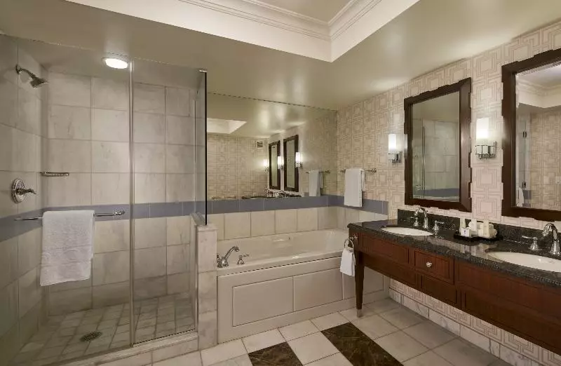 キングサイズベッドのデラックスルーム, Americinn By Wyndham Douglas/saugatuck