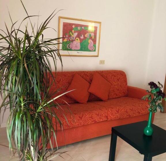 سوییت جونیور با بالکن, Arcadia