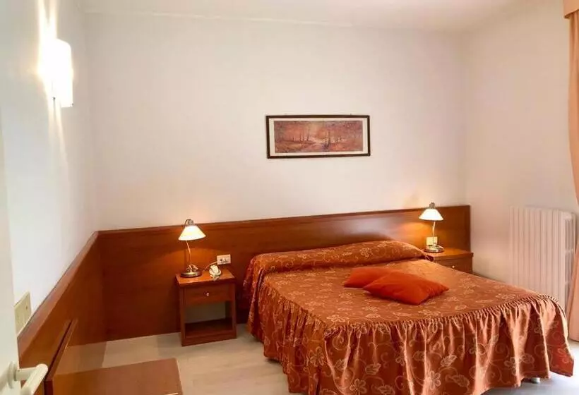 سوییت جونیور با بالکن, Arcadia