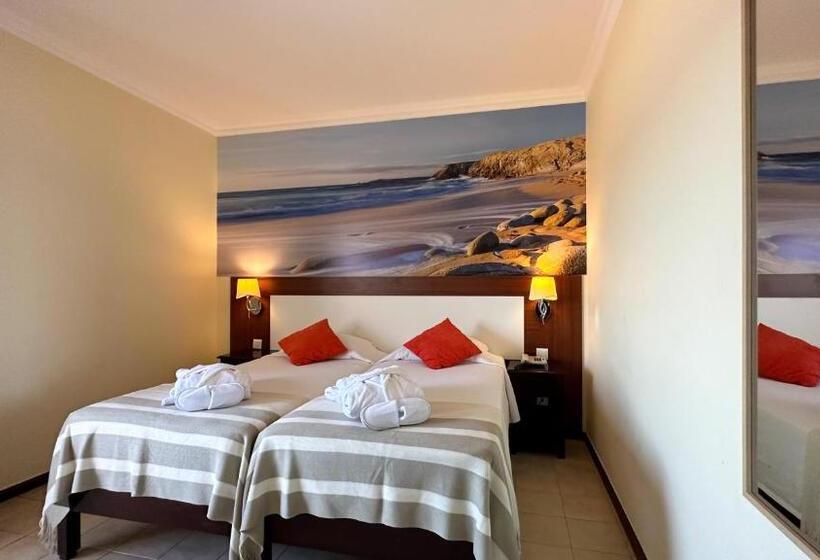 Quarto Estandar Vista Mar, Avenida Praia
