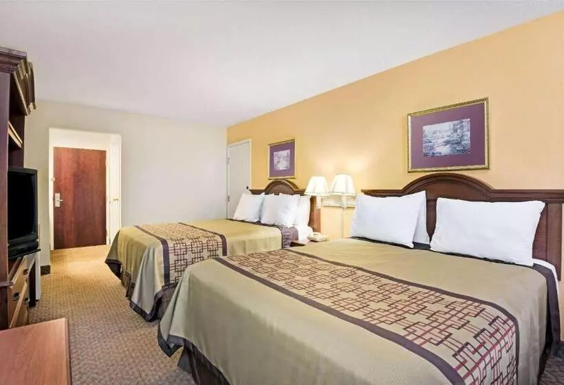 デラックスルーム, Days Inn & Suites By Wyndham Siler City