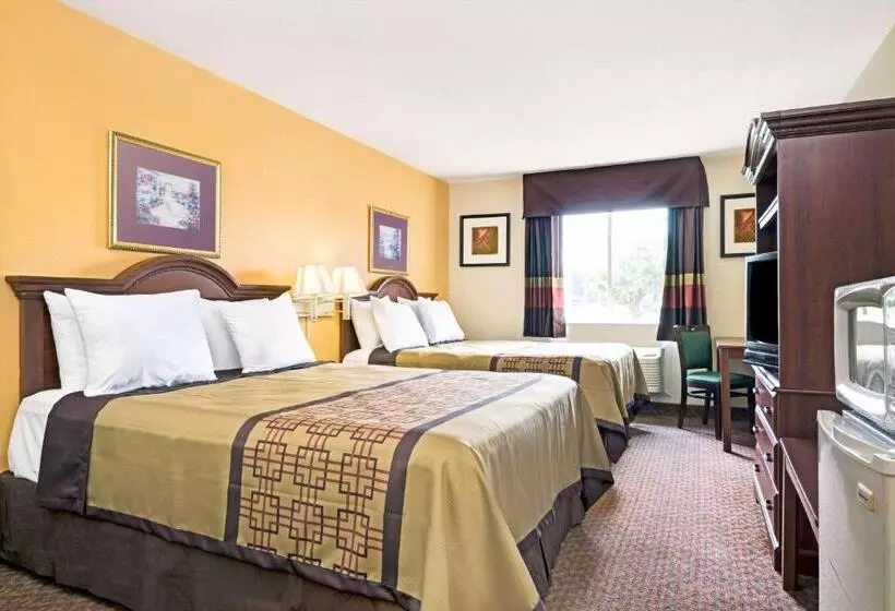 デラックスルーム, Days Inn & Suites By Wyndham Siler City