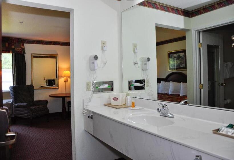 Номер Стандарт Адаптированный для Инвалидов, Days Inn & Suites By Wyndham Siler City