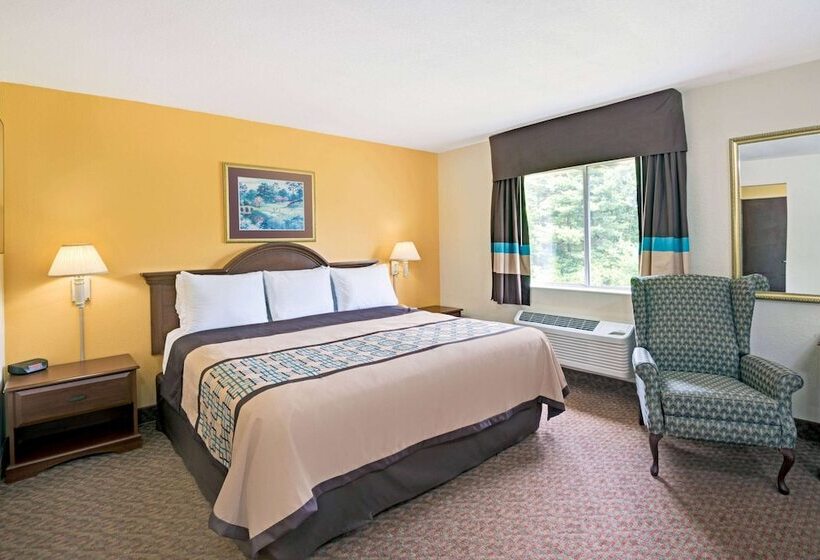 Люкс, Days Inn & Suites By Wyndham Siler City