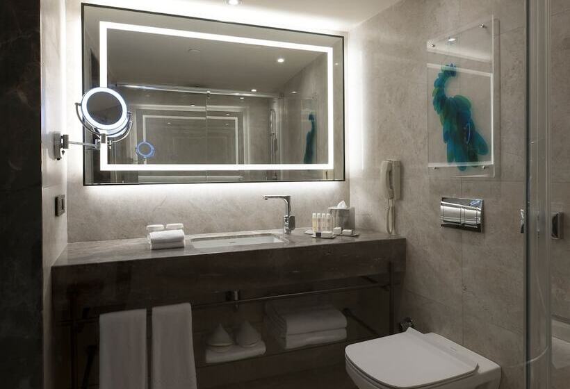 اتاق لوکس با بالکن, Doubletree By Hilton Hotel Istanbul   Sirkeci