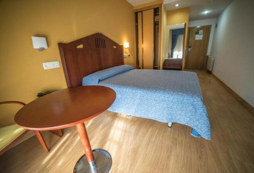 חדר סטנדרט לשלושה, Las Cruces