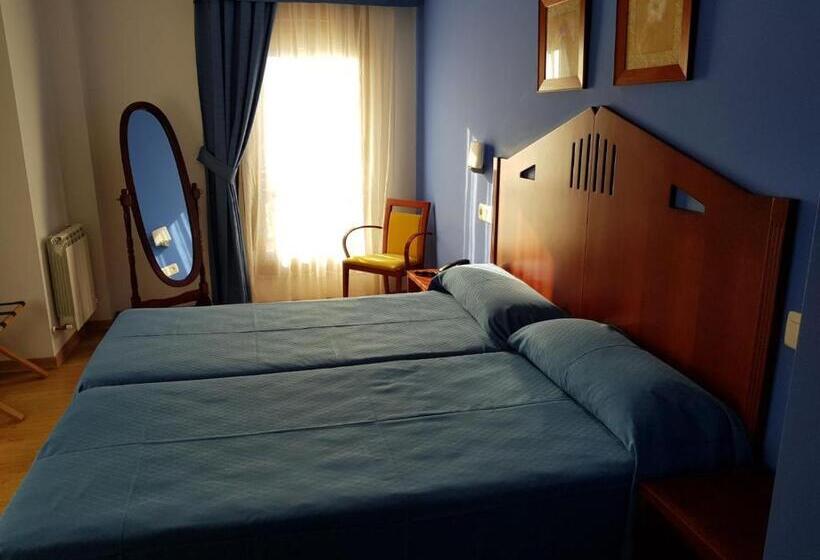 חדר סטנדרט לשלושה, Las Cruces