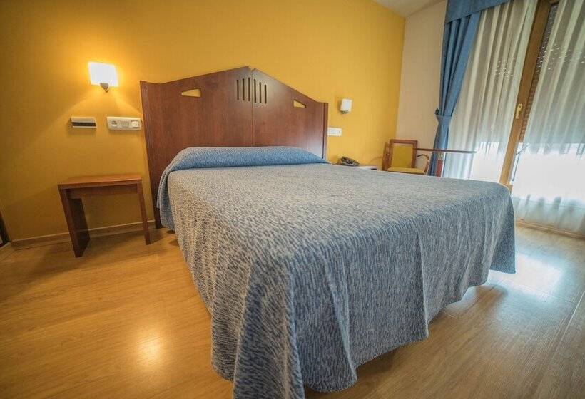 חדר סטנדרט לשלושה, Las Cruces