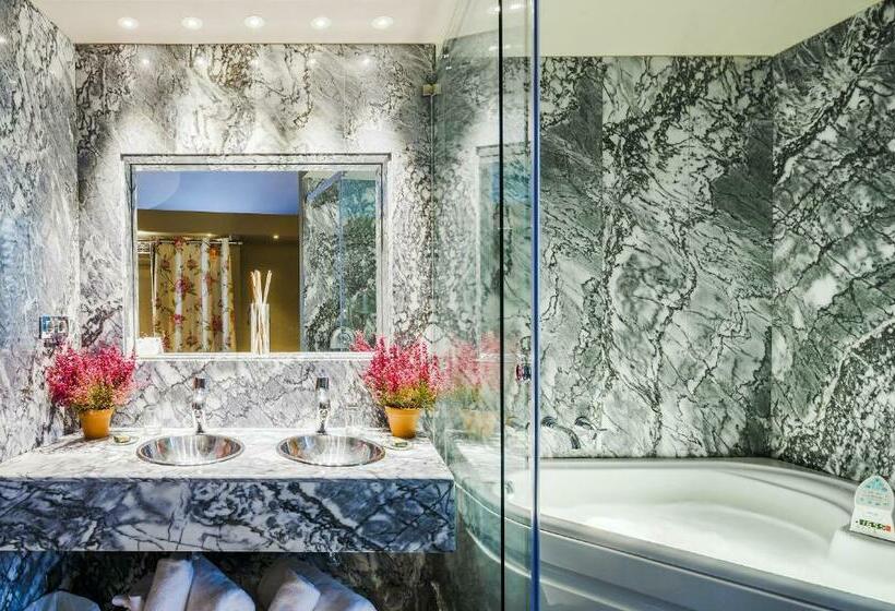 سوئیت کلاسیک, Nature Oviedo