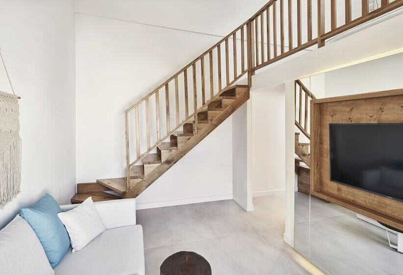 Suite Vista Mar, Nikki Beach Resort & Spa Santorini